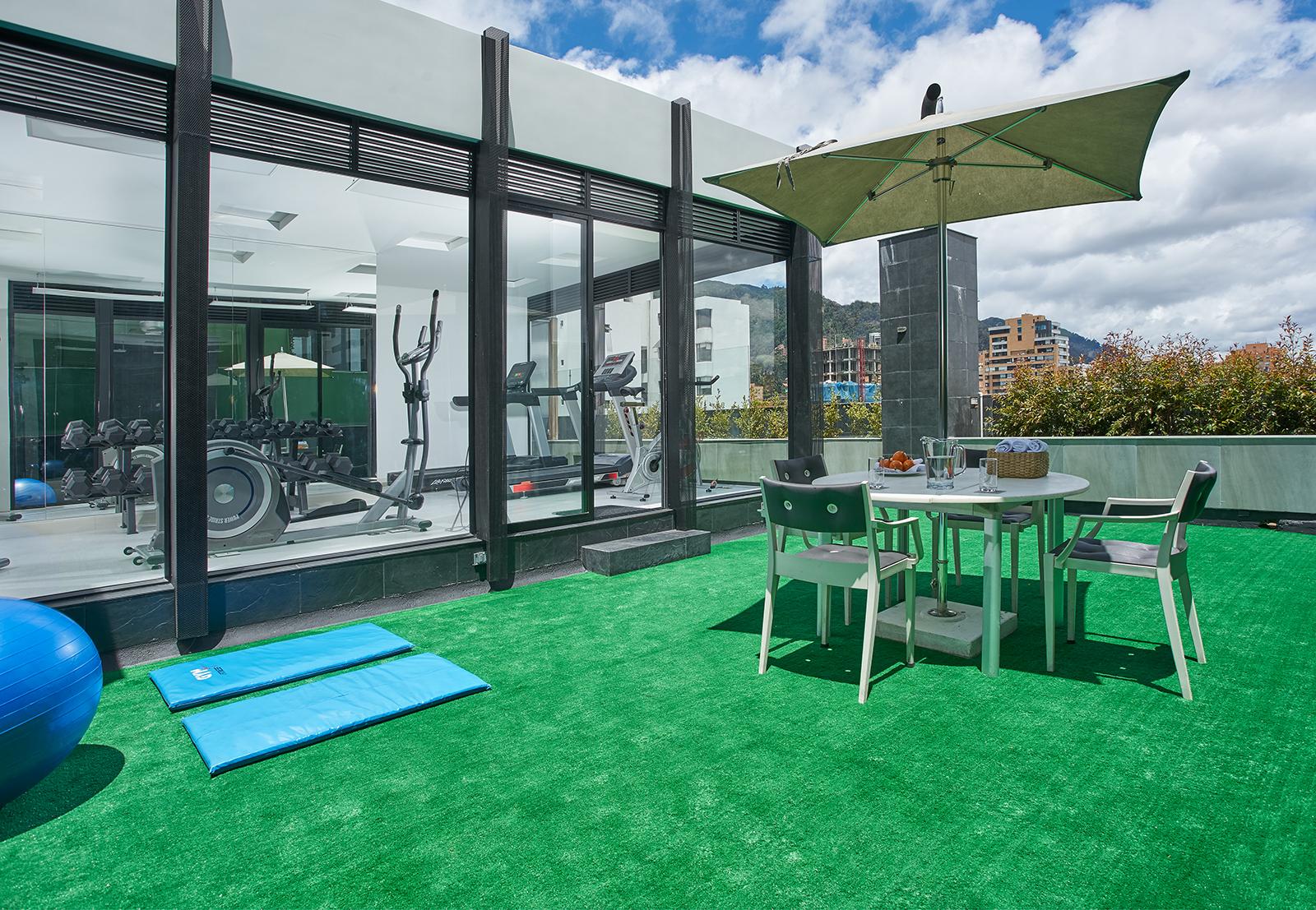 Hotel 100 Luxury Suites By Preferred ボゴタ エクステリア 写真 Rooftop gym