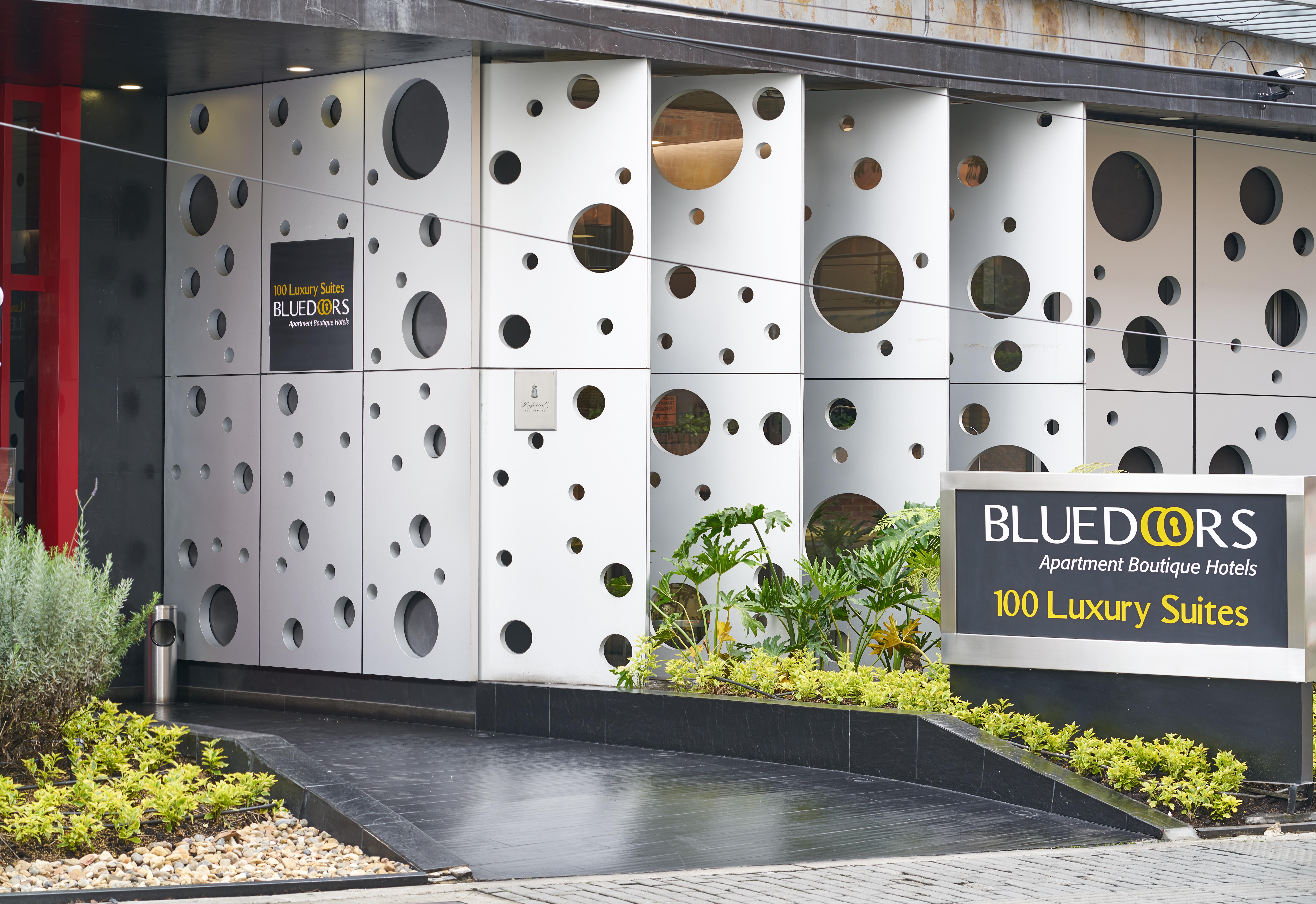 Hotel 100 Luxury Suites By Preferred ボゴタ エクステリア 写真 Bluedors