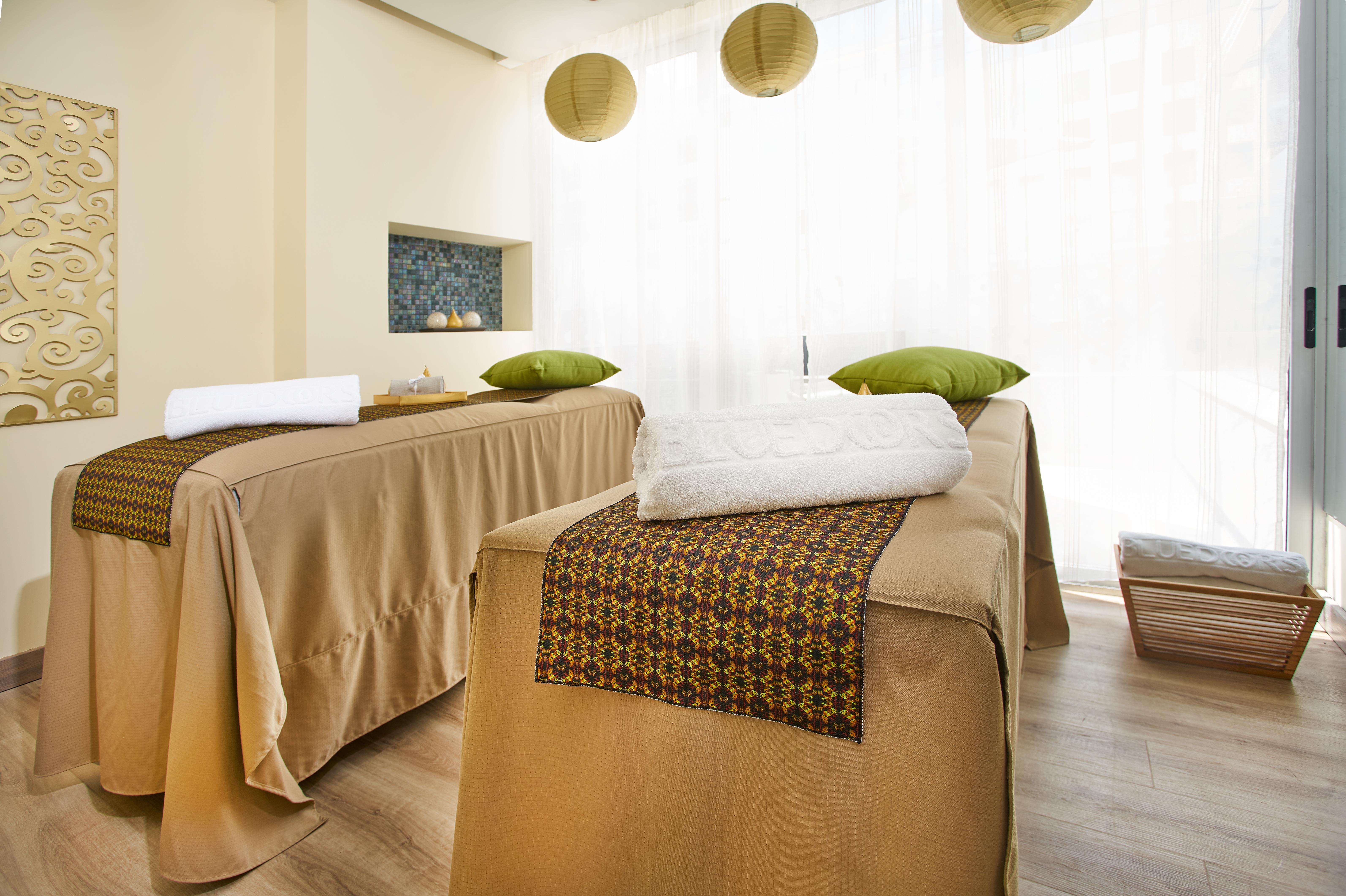 Hotel 100 Luxury Suites By Preferred ボゴタ エクステリア 写真 Thai massage beds