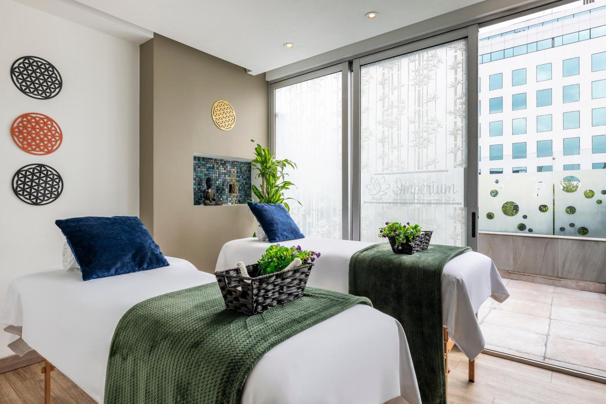Hotel 100 Luxury Suites By Preferred ボゴタ エクステリア 写真 The Spa at The Ivy Collection