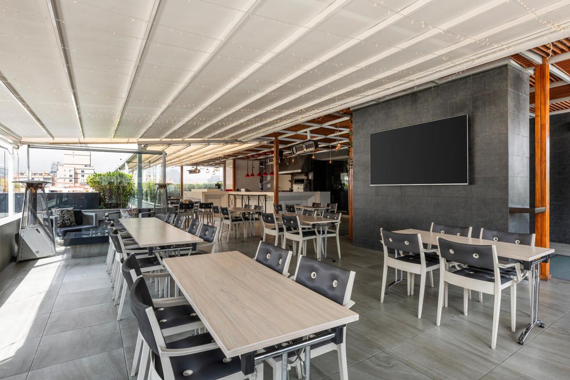 Hotel 100 Luxury Suites By Preferred ボゴタ エクステリア 写真 The restaurant